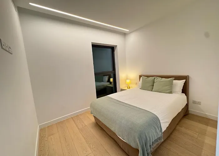 Skyhigh Park View Apartment